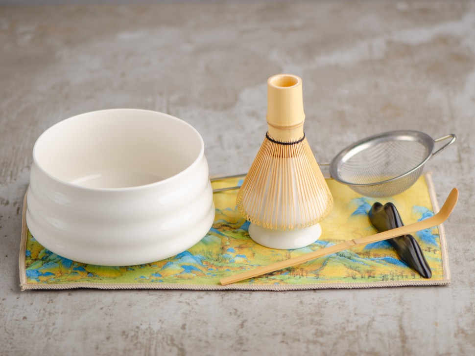 Набор посуды для маття #50, 600 мл., тяван, глазурь, часен, тясаку, подставка для часена, полотенце, ситечко, подставка для тясаку.
