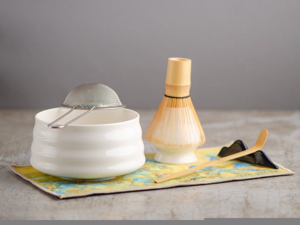 Набор посуды для маття #50, 600 мл., тяван, глазурь, часен, тясаку, подставка для часена, полотенце, ситечко, подставка для тясаку.