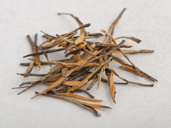 Дянь Хун Сун Чжэнь "АА" (Сосновые Иглы), 2025г.