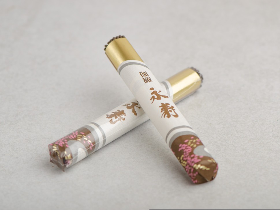 Японское благовоние Tokusen Kyara incense roll, агаровое дерево (Киара), 50 штук, 14 см.