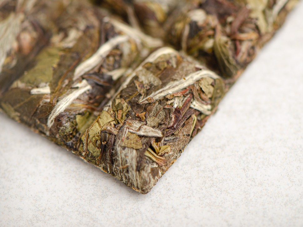 Бай Му Дань ("Белый Пион" прессованный в плитке), "ААА", 30 г, 2021 г.