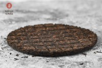 Шу пуэр "Круглая Шоколадка" (Бан Чжан Гу Шу), 2006г., 180г. Шу пуэр "Круглая Шоколадка" (Бан Чжан Гу Шу), 2006г., 180г.