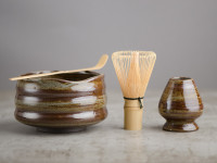 Набор посуды для маття #51, 550 мл., тяван керамика, глазурь, часен, тясаку, подставка для часена, полотенце, ситечко, подставка для тясаку.