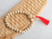 Четки #132, из дерева мореный Ясень, 27 бусин, 8 мм. Четки #132, из дерева мореный Ясень, 27 бусин, 8 мм.