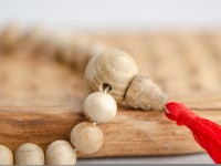 Четки #132, из дерева мореный Ясень, 27 бусин, 8 мм. Четки #132, из дерева мореный Ясень, 27 бусин, 8 мм.