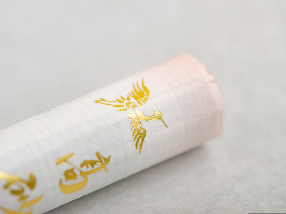 Японское благовоние Takasago Hana incense roll, сандаловое дерево, сосна, цветы, 50 штук, 14 см.