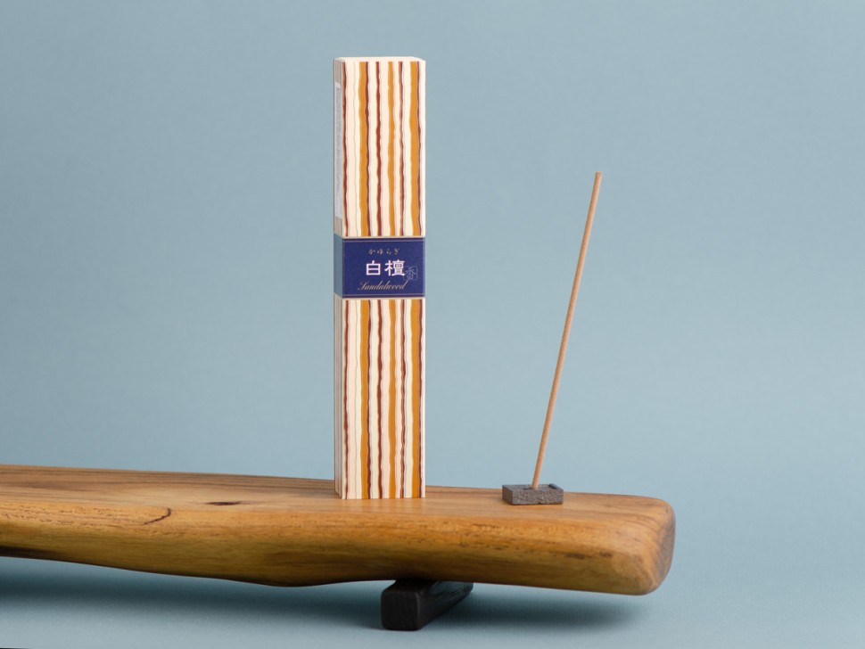 Японское благовоние KAY Sandalwood (Сандаловое Дерево), 40 штук, подставка