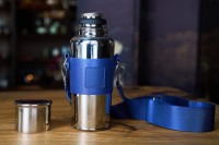 Термос с ремнем и термометром #85, 600 мл.