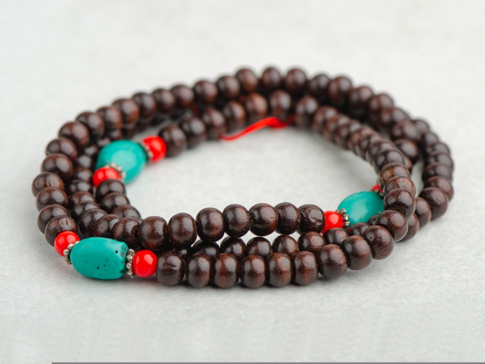 Четки #109, 108 бусин, из Розового дерева с камнями, 9 мм.