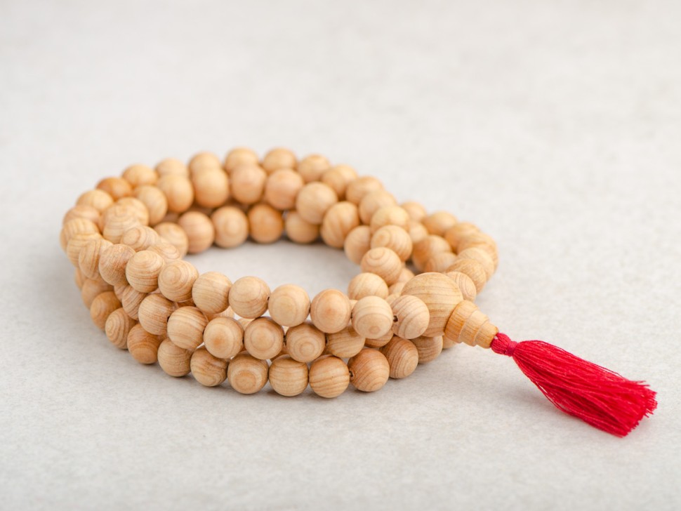 Четки #118, Можжевельник, 108 бусин, 10 мм.