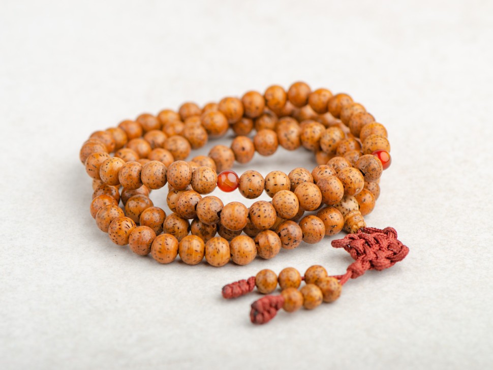 Четки #119, из семян Лотоса на резинке, 108 бусин, 8 мм.