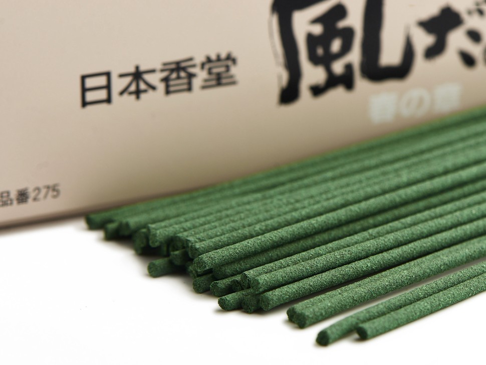 Японское благовоние Kazedayori Spring (болгарская роза, слива, сакура, лилия), 370 штук