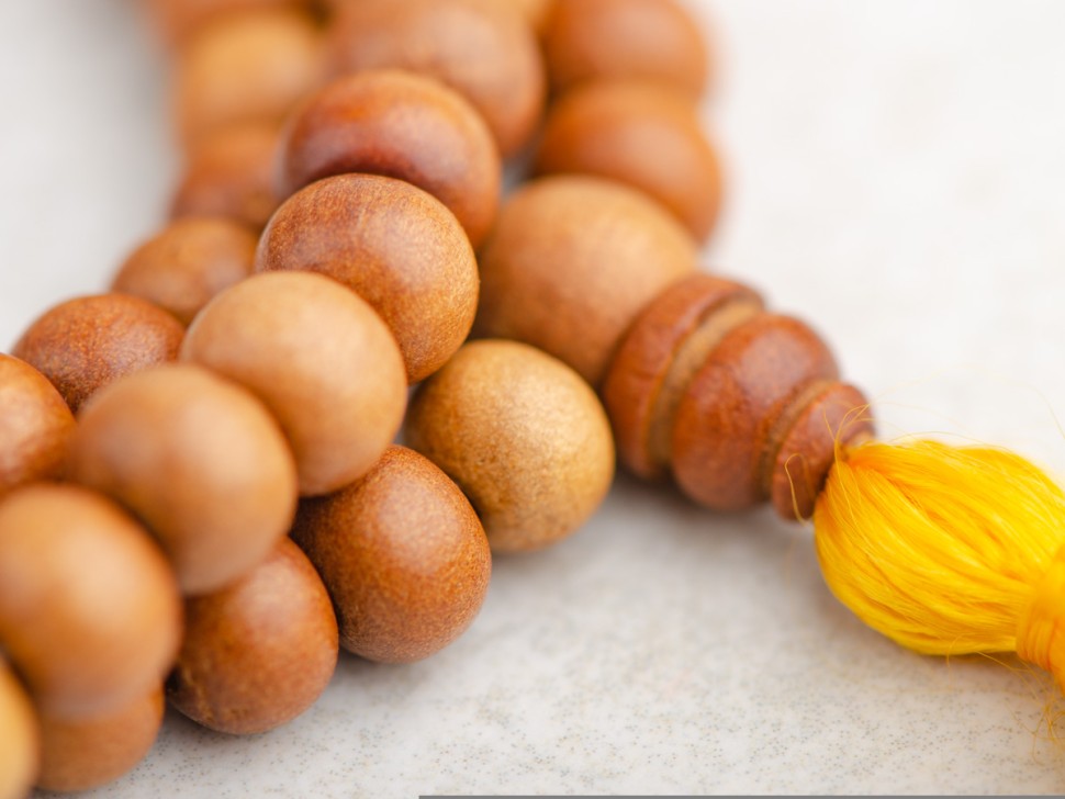 Четки #117, Сандал, 108 бусин, 8 мм.