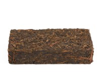 Шэн пуэр "Три Красных Знамени" (Иу Сань Мянь Хун Ци), 250 г., 2002г. Шэн пуэр "Три Красных Знамени" (Иу Сань Мянь Хун Ци), 250 г., 2002г.