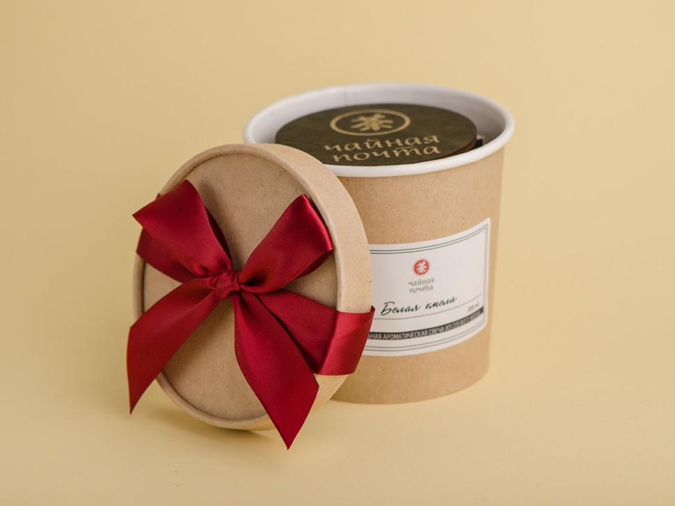 Аромасвеча "Белая омела", деревянный фитиль, соевый воск, 200 мл.