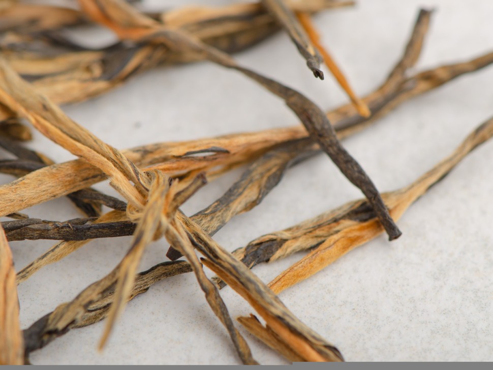 Дянь Хун Сун Чжэнь "АА" (Сосновые Иглы), 2025г.