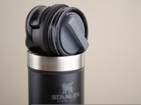 Термокружка STANLEY Classic 470 мл., РЕПЛИКА (черная) Термокружка STANLEY Classic 470 мл., РЕПЛИКА (черная)