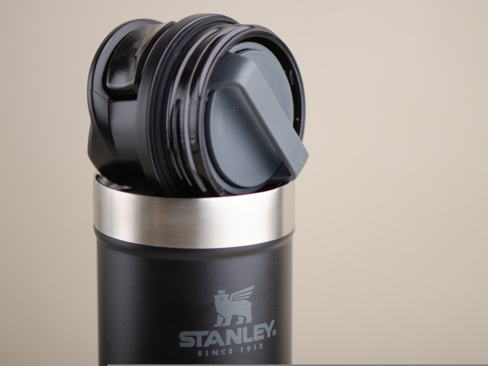 Термокружка STANLEY Classic 470 мл., РЕПЛИКА (черная)