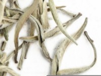 Гу Шу Бай Я "АА" (Белые Почки с Древних Деревьев), Юньнань, 2024 г.