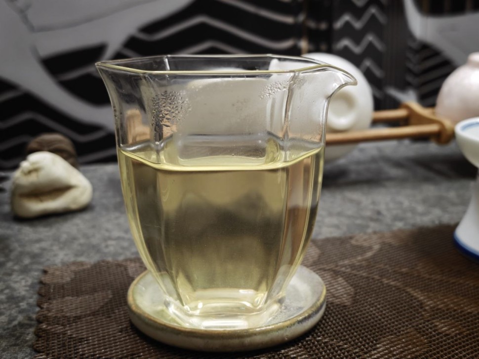 Бай Бан Цун Мао Ча Те Гуань Инь, осень 2025 г.