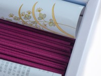 Японское благовоние Kazedayori Autumn (Дубовый мох, бальзамическая смола пихты, кедр, травы), 370 штук Японское благовоние Kazedayori Autumn (Дубовый мох, бальзамическая смола пихты, кедр, травы), 370 штук