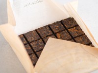 Шу кирпич Мэнку Му Е Чунь 2014г (100г) Шу кирпич Мэнку Му Е Чунь 2014г (100г)