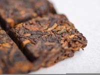 Шу кирпич Мэнку Му Е Чунь 2014г (100г) Шу кирпич Мэнку Му Е Чунь 2014г (100г)