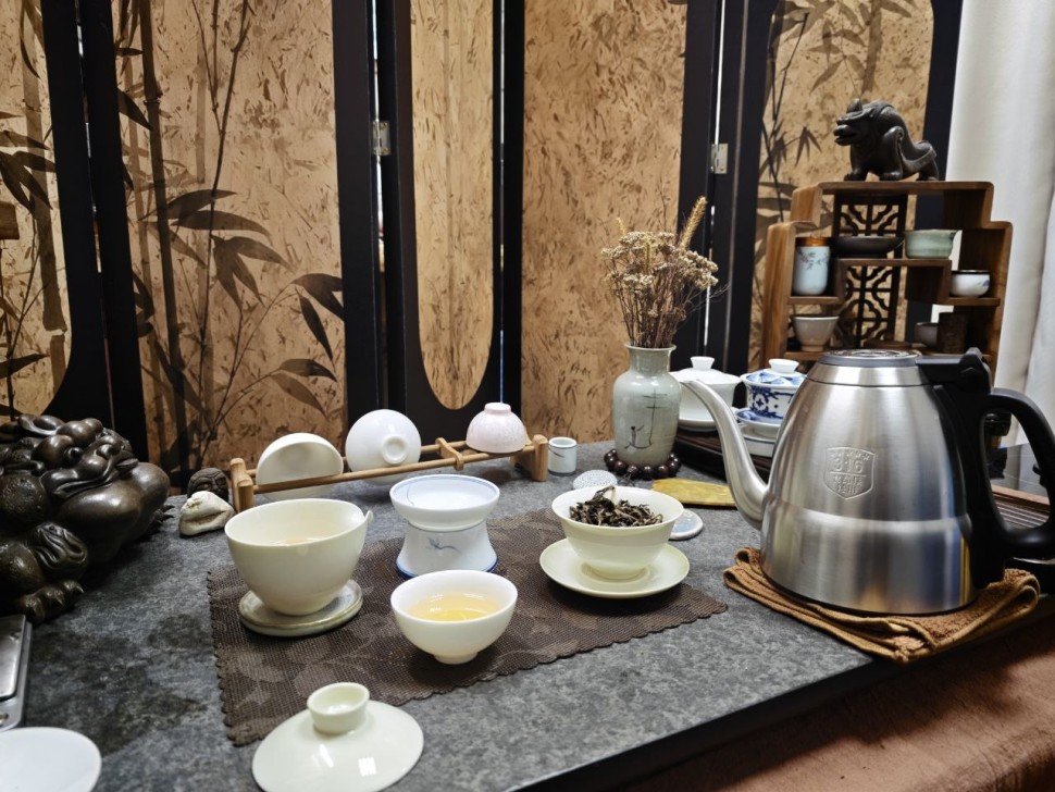 Лао Мао Ча Те Гуань Инь от мастера Чжана, деревня Чжен Шань, осень 2005 г.